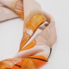Satengskjerf orange og beige thumbnail