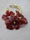 Øredobber med bordeaux blomstercharms thumbnail