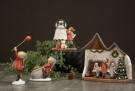Figur med snøkule thumbnail