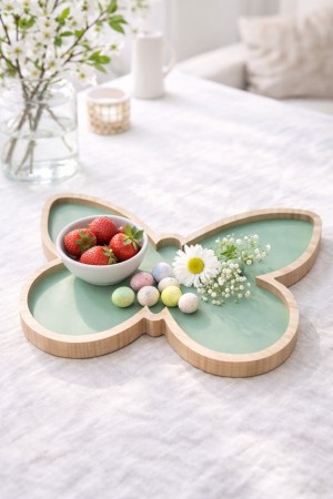 Sommerfuglfat grønnfarge og tre