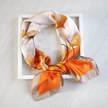 Satengskjerf orange og beige