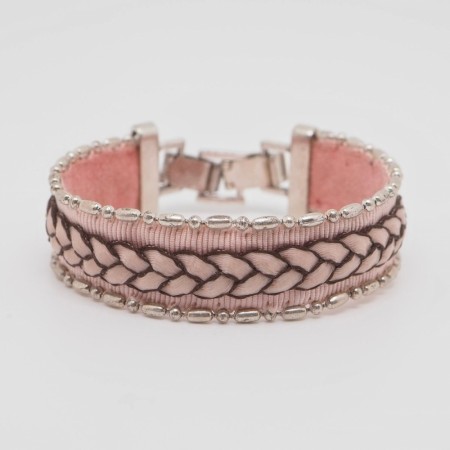 Armbånd med skinnflette lys rosa