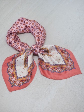 Satengskjerf rosa og beige