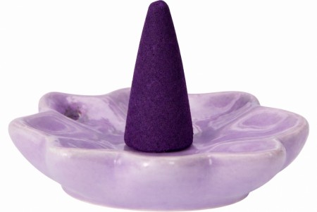 Røkelse - 30 kjegler med holder - bjørnebær og laurbær