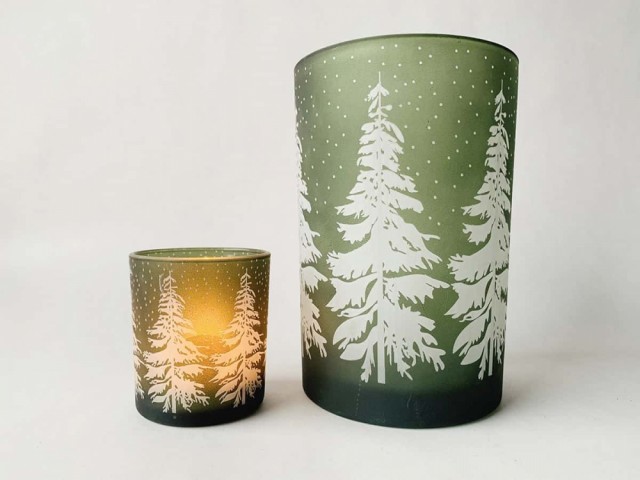 Prisen gjelder for det største glasset på bildet.