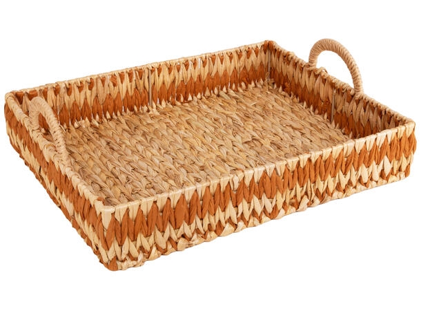 Brettet er 45 x 35 cm stort. 8 cm høyt. Brettet har håndtak.