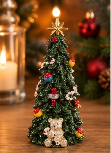 Nydelig juletre med de fineste detaljene.