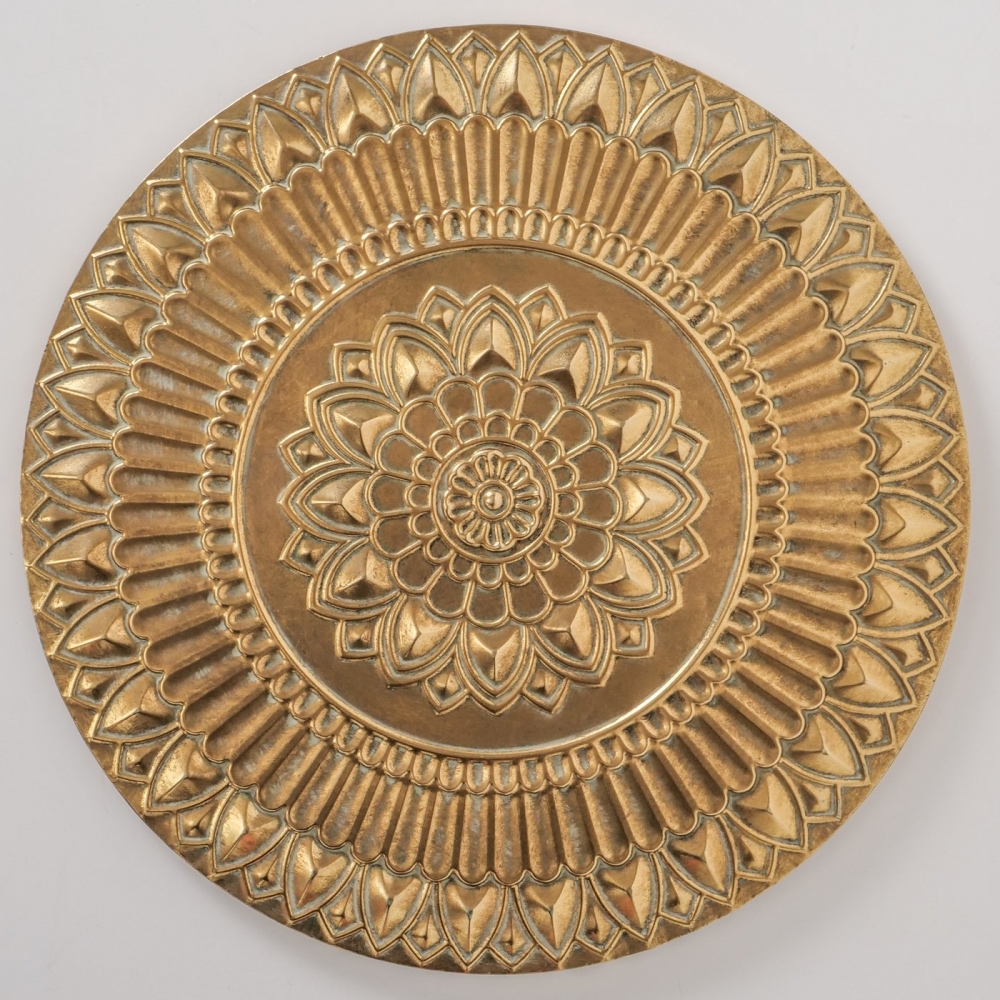 77 cm i diameter med oppheng.