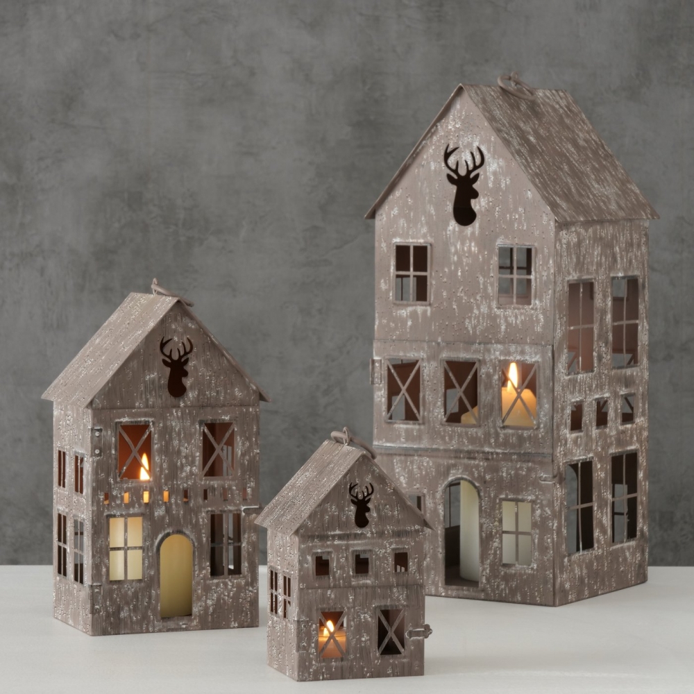 Koselig sett med lanterne i høyden 13 - 35 cm. Gråbrun farge.