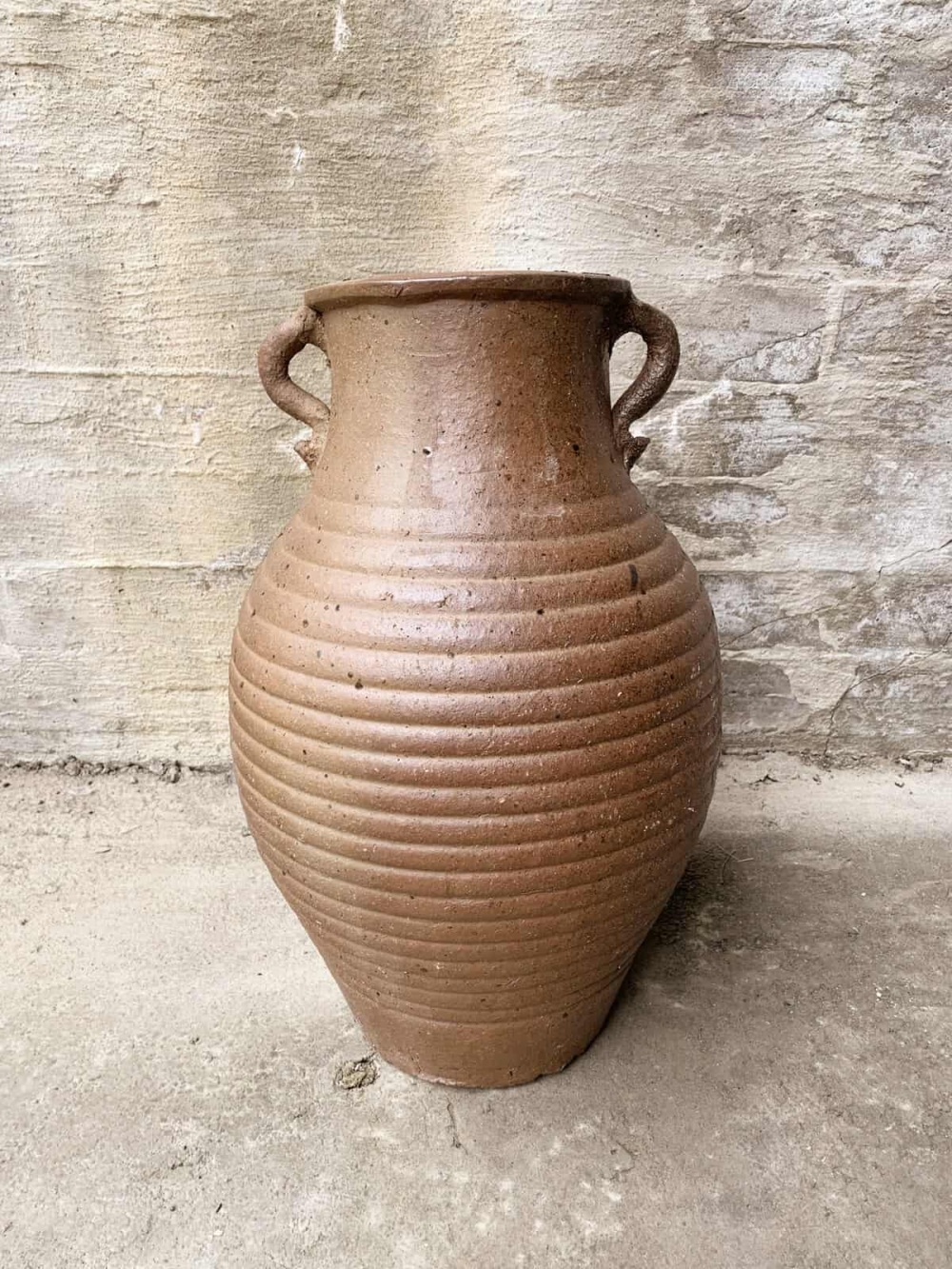 Bor du i nærheten så kan du sikre deg denne utrolig fine krukken til en god pris! Den er selvsagt tung, men kan bæres rett i bilen fra hentebua ved veien.