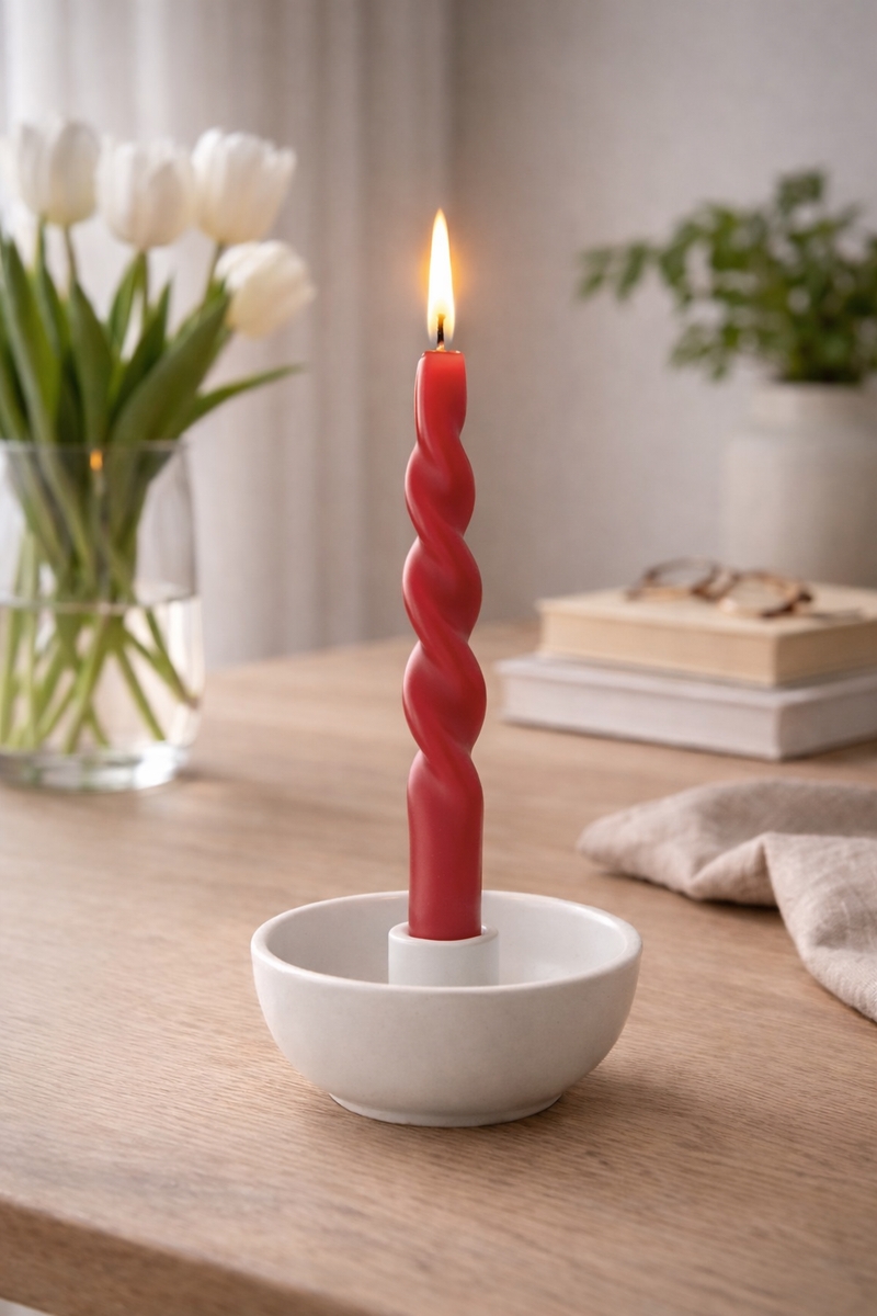 Parafinlys, 7 timer brennetid, leveres i eske.