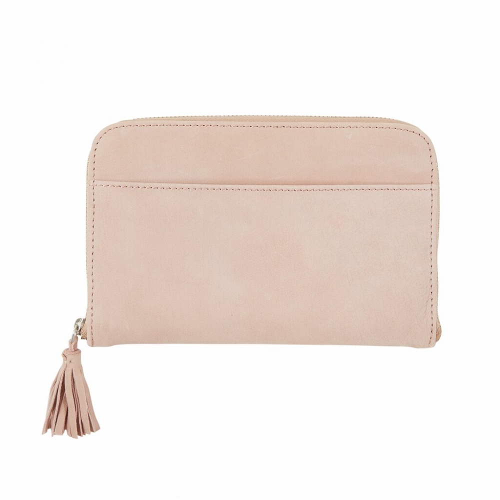 Lekker clutch med god plass til mobil pluss litt annet. Mykt skinn.
20 cm x 13 cm