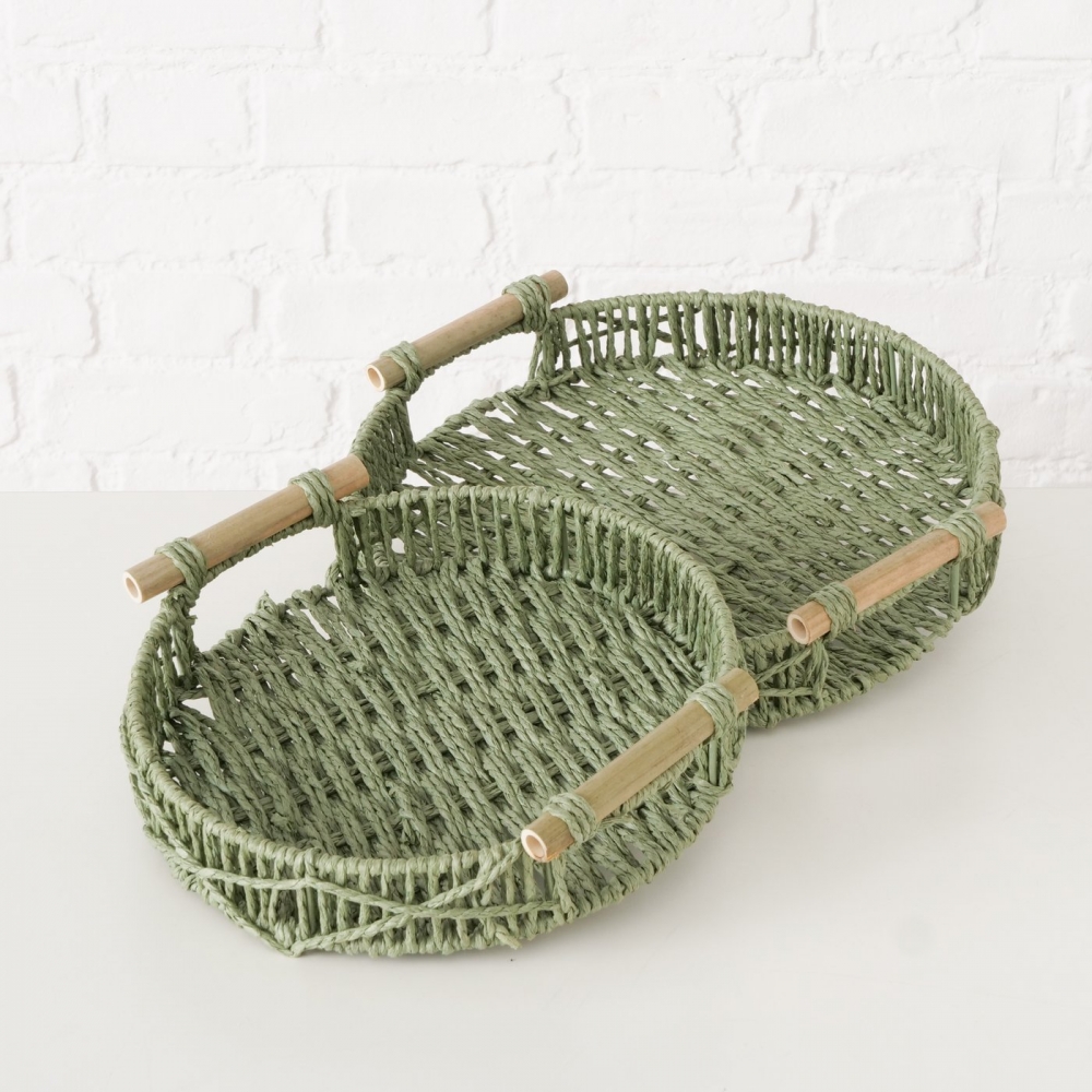 Disse bretten er håndlaget av resirkulert papir, bambus (Phyllostachys edulis) og jern. Den runde formen og den matte mørkegrønne finishen understreker et moderne design. 25 - 31 cm bredde, 7 cm høyde.