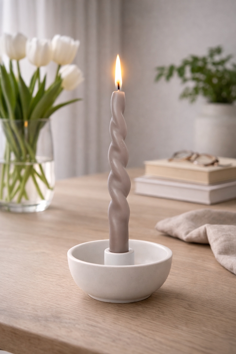 Parafinlys, 7 timer brennetid, leveres i eske.