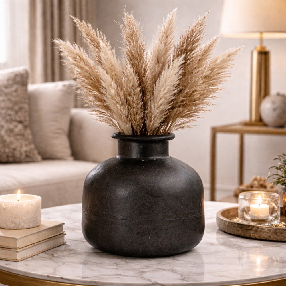 Vase i metall 25 x 25 x 25 cm.