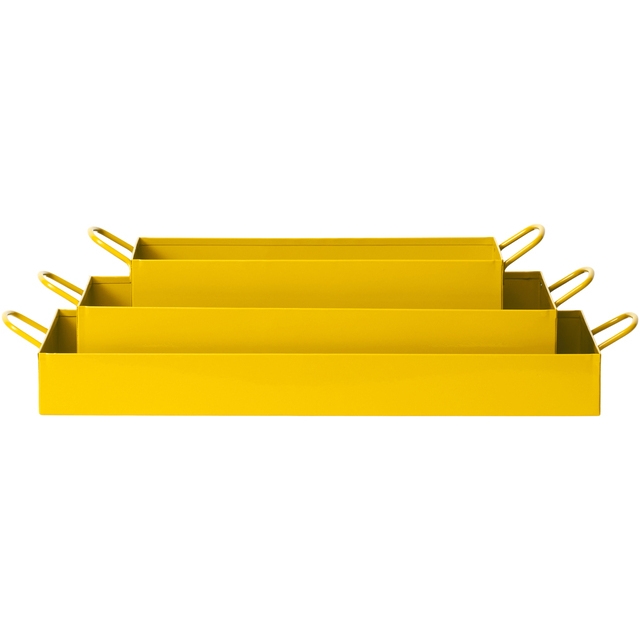 Brettene er fra 30 - 45 cm lange og kanten er 5 cm høy. Praktiske håndtak.